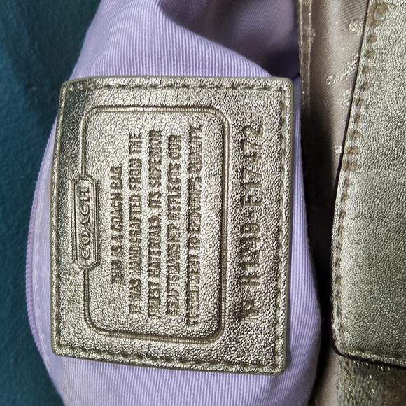 Gold coach purse - Picture 3 of 4